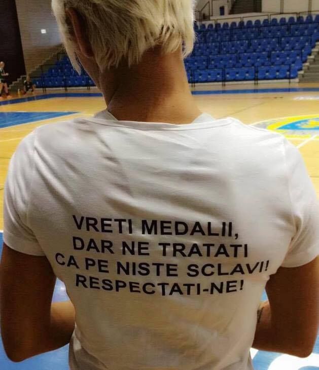 "Vreti medalii, dar ne tratati ca pe niste SCLAVI! Respectati-ne!" Protestul incredibil al unei handbaliste din Romania in ziua in care avem meciul decisiv cu Norvegia, la Rio_1