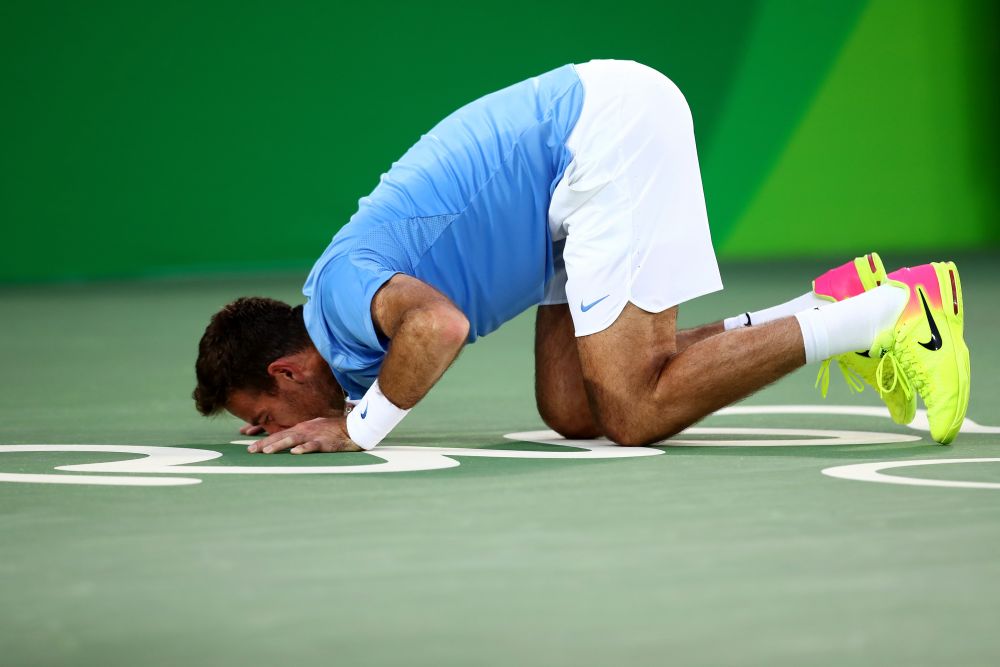 S-a PRABUSIT de fericire si a inceput sa planga! Dupa ce l-a invins pe Djokovic in primul tur, Del Potro l-a eliminat si pe Nadal si va juca finala la Rio cu Murray. FOTO_2
