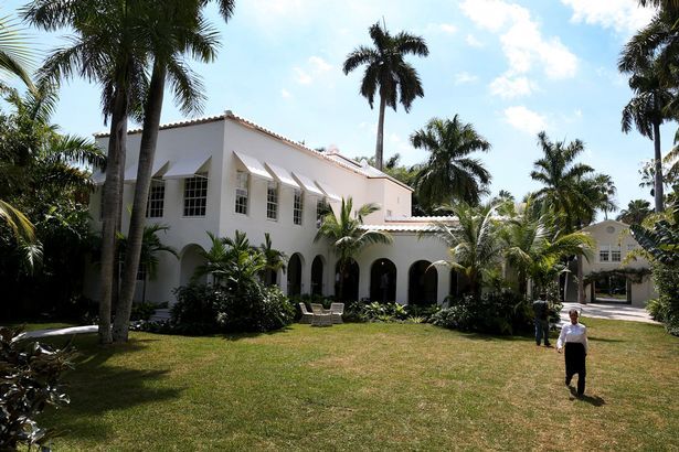 Impresarul Mino Raiola si-a cumparat casa in care a locuit Al Capone cu banii castigati din transferul lui Pogba! Cat l-a costat celebra vila din Miami_2