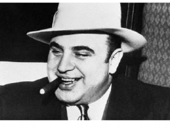 
	Impresarul Mino Raiola si-a cumparat casa in care a locuit Al Capone cu banii castigati din transferul lui Pogba! Cat l-a costat celebra vila din Miami
