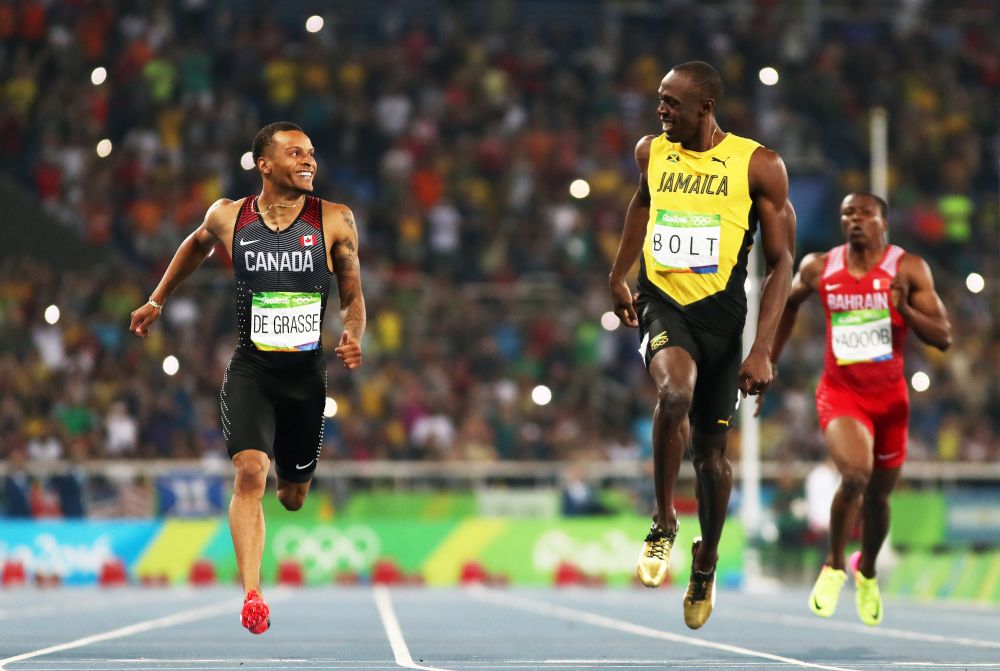 A FACUT-O DIN NOU! Moment incredibil cu Bolt in semifinala la 200 metri! A incetinit ca sa-si astepte rivalul de pe 2! Ce i-a zis_2