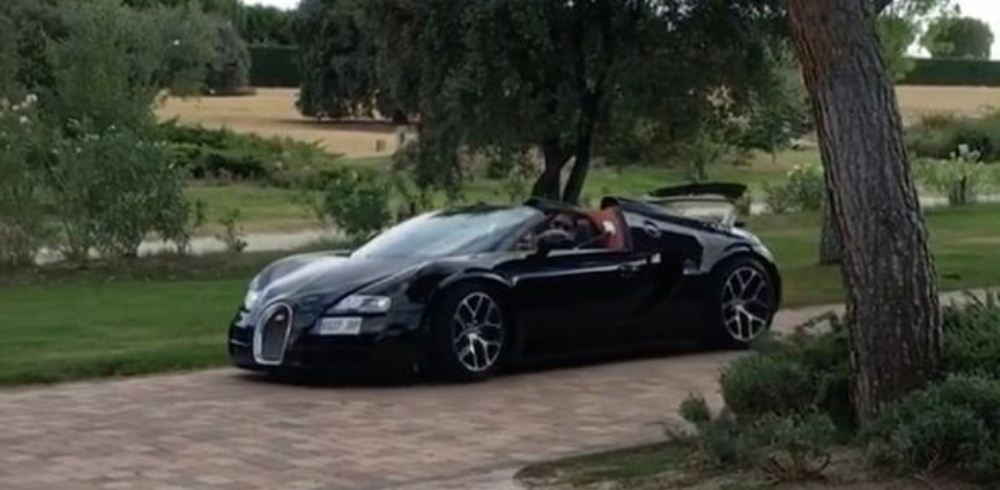 Imagini senzationale! Cum arata noul Bugatti Veyron de 2 mil euro cu care Cristiano Ronaldo a venit la antrenamentul Realului. Are 19 super masini in garaj_5