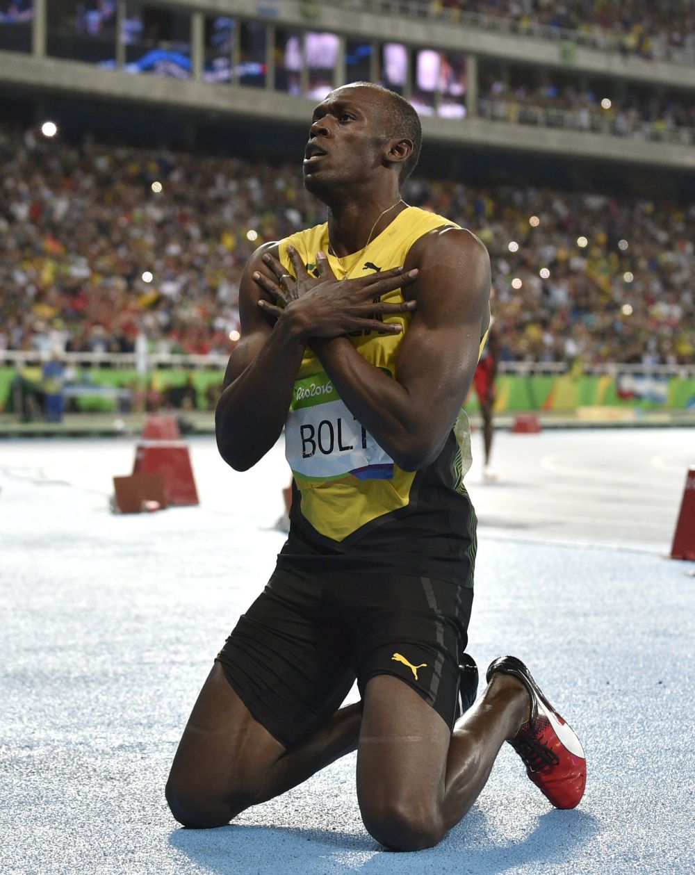Usain GOLD a facut TRIPLA! Jamaicanul a castigat proba de 200m. Maine alearga in ULTIMA CURSA din cariera sa olimpica_2