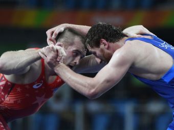 
	BRONZ LA RIO! Saritov ii aduce Romaniei a 5-a medalie la Jocurile Olimpice, la lupte libere! Simona Pop, portdrapelul Romaniei la festivitatea de inchidere
