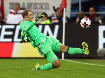
	Doar Manuel Neuer :) Portarul libero s-a remarcat din nou cu un dribling imprumutat de la Cruyff. Ce a facut in meciul Germaniei cu Norvegia
