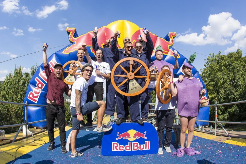 40 de masini artizanale au defilat in acest week-end in fata a peste 15,000 de oameni la cea a doua editie a Red Bull Soapbox Race din Romania_5