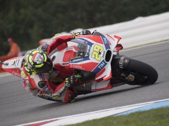 Accident de ultima ora la MotoGP. Italianul Andrea Iannone a fost dus de urgenta cu elicopterul la spital