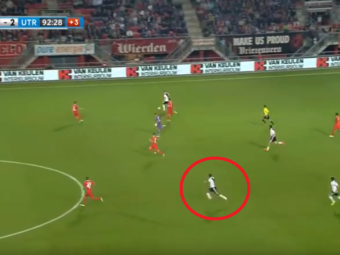 
	Nu clipi, ca ratezi golul! :) Cursa incredibila a unui atacant de la Ajax: a alergat 100 metri in 10.96 secunde si a dat gol | VIDEO
