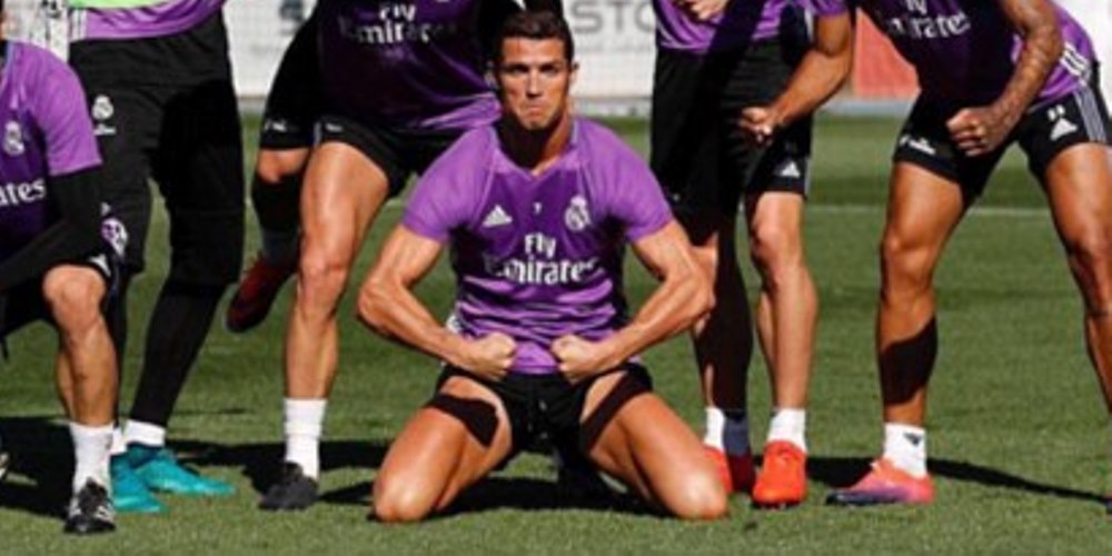 FOTO SENZATIONAL! Cum s-au fotografiat jucatorii lui Real Madrid la antrenament. Cristiano Ronaldo a dat tonul :))_2