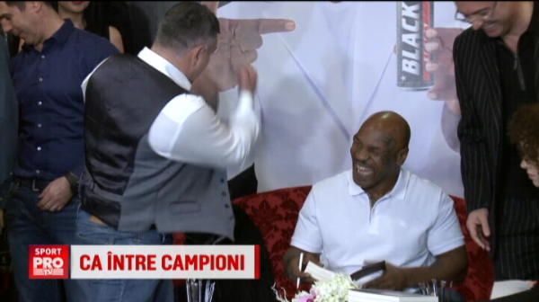 
	Cadou senzational pentru Tyson la Bucuresti: a primit un porumbel CAMPION! :)

