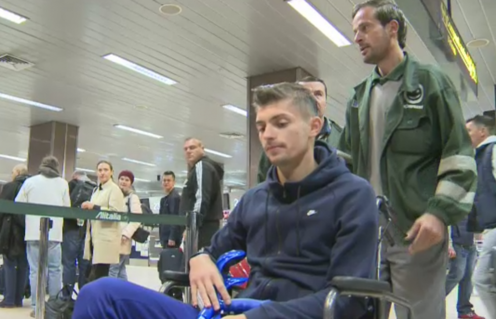 FOTO | Florin Tanase a plecat in carucior in Italia, pentru a fi operat la genunchi. Stelistul, devastat de accidentare_1