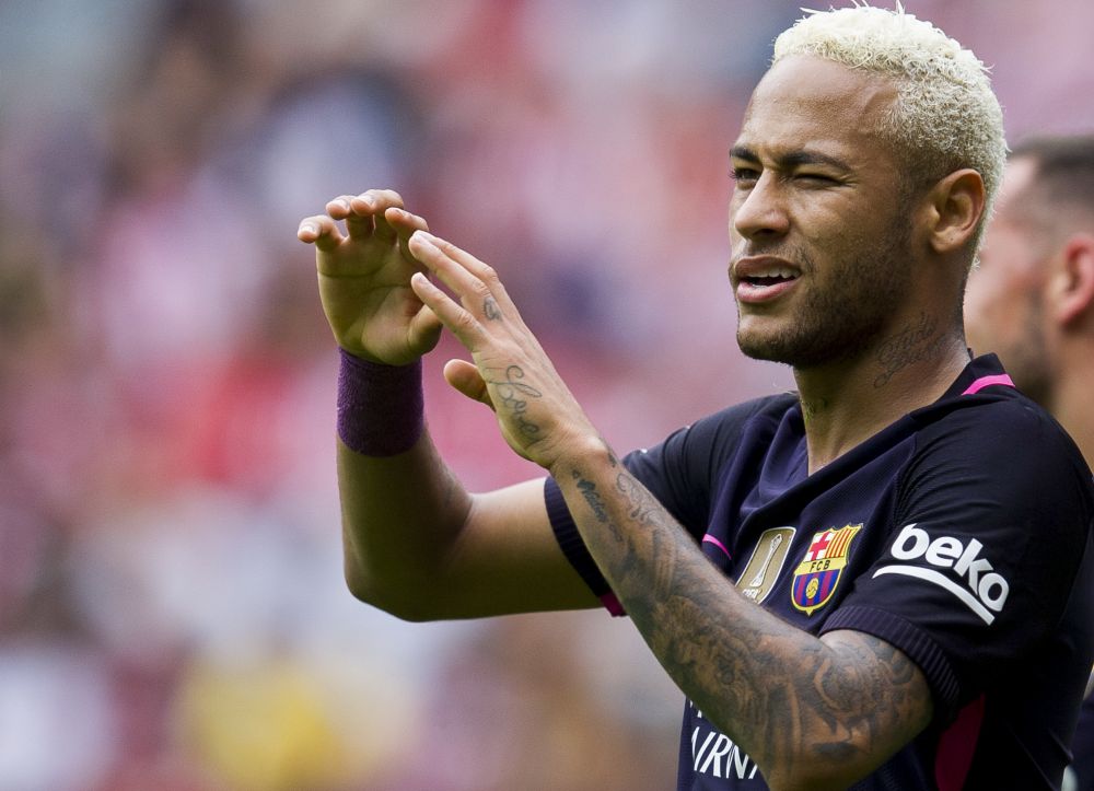 Neymar celebreaza prelungirea contractului cu Barcelona cu inca DOUA TATUAJE. Ce si-a desenat brazilianul pe ambele picioare_1