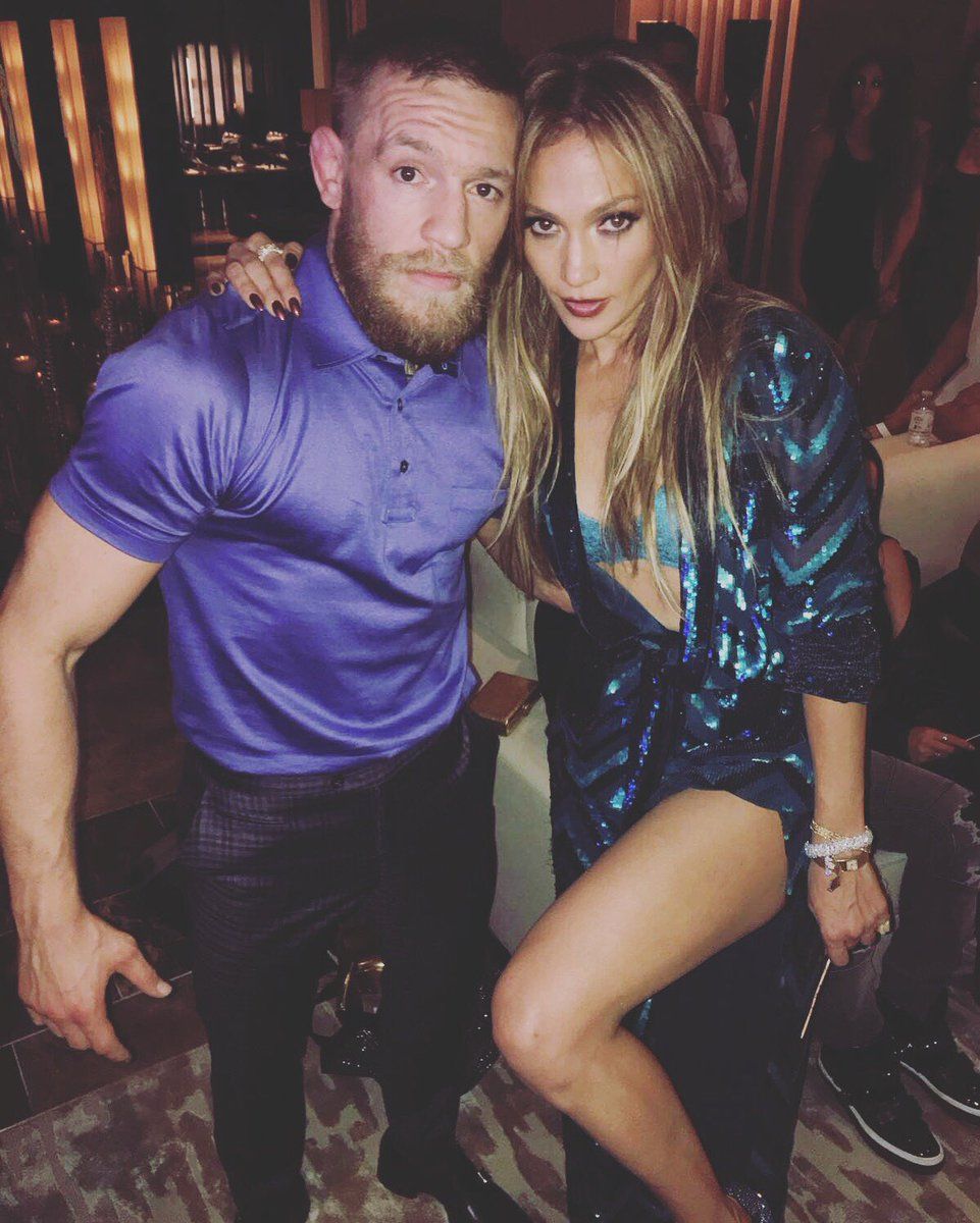 McGregor s-a autoinvitat la petrecerea data de Jennifer Lopez de ziua ei. "Eram sigur ca e o idee proasta". Reactia cantaretei cand l-a vazut :))_2
