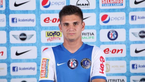 
	EXCLUSIV | Hagi discuta in aceste momente in Italia transferul lui Razvan Marin la Napoli
