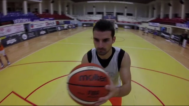 
	SUPER VIDEO! O echipa de baschet din Romania a oprit antrenamentul pentru &quot;Provocarea Manechinului&quot;. Ce a iesit
