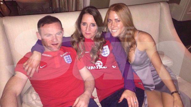 
	WEDDING CRASHER. Rooney s-a autoinvitat la o nunta si a baut pana dimineata: &quot;Nu mai putea sa lege doua cuvinte&quot; FOTO
