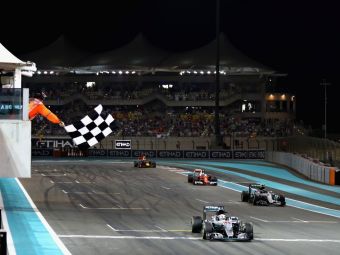 
	Hamilton castiga la Abu Dhabi, dar pierde titlul mondial! Nico Rosberg, NOUL CAMPION MONDIAL! | Button abandoneaza in ultima cursa din cariera
