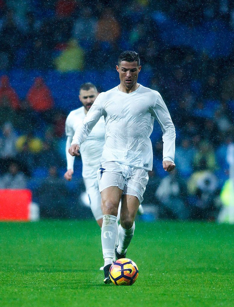Imagini senzationale! Ce s-a intamplat cu echipamentul lui Cristiano Ronaldo, dupa ce a jucat pe PLOAIE TORENTIALA etapa asta_4