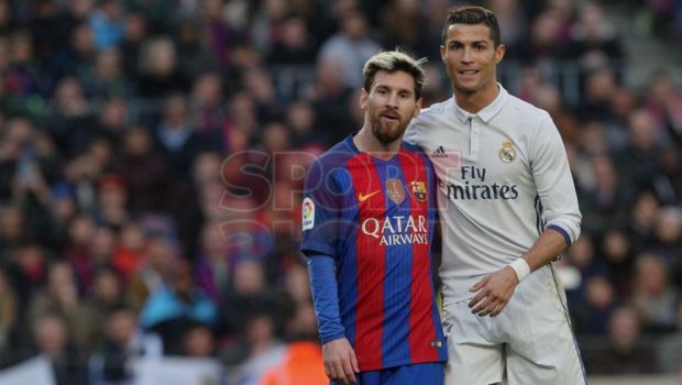 
	De ce nu s-au vazut Ronaldo si Messi pe teren? Pentru c-au fost prea ocupati sa stea impreuna :) Imagini rar vazute cu cei doi rivali, in meciul de aseara
