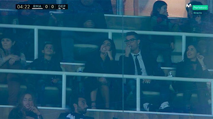 FOTO INCENDIAR! Cum arata noua iubita a lui Cristiano Ronaldo! A venit cu ea la VIP la ultimul meci al Realului. E prima lor aparitie impreuna in public_4
