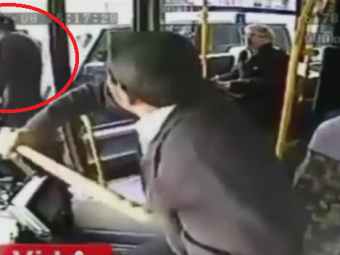 
	VIDEO: Un fotbalist celebru, atacat cu bata de un sofer de autobuz, dupa ce a facut scandal in trafic!
