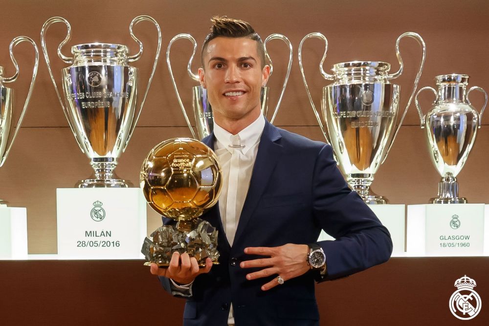 Cristiano Ronaldo, ironizat in familie! Cum a ras sora sa de el dupa ce a luat Balonul de Aur :)_2