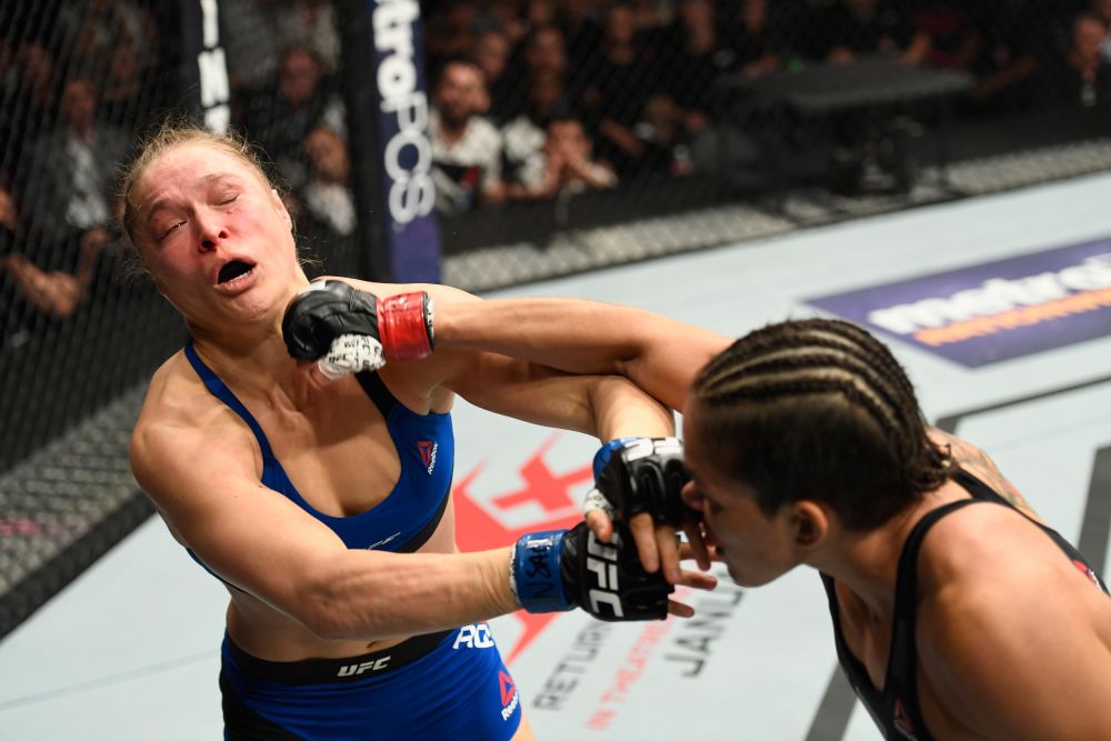 Reactia halucinanta a antrenorului lui Ronda Rousey, dupa ce aceasta si-a luat KO in 48 de secunde. FOTO_2