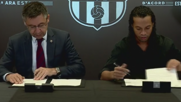 
	Ultima ora: Ronaldinho s-a intors la Barcelona! A semnat acum cateva minute

