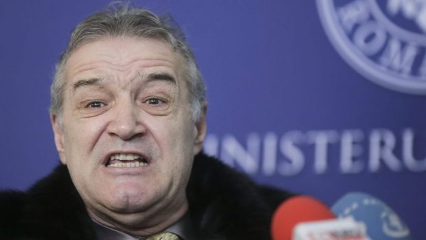 
	Becali: &quot;Sumudica nu o sa antreneze in viata lui Steaua!&quot; Replica antrenorului: &quot;Si daca mananc ceapa cu paine nu merg la FC Star Biscuiti&quot;
