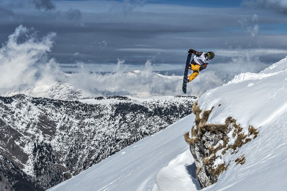 111 schiori si snowboarderi au cucerit muntele Oslea! Imagini spectaculoase_2