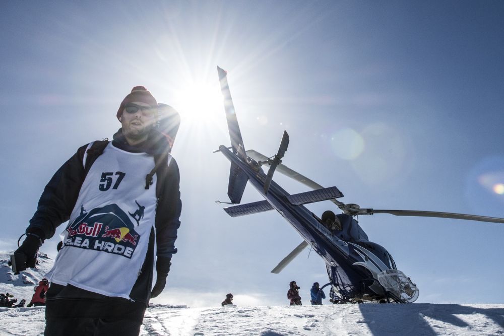 111 schiori si snowboarderi au cucerit muntele Oslea! Imagini spectaculoase_5