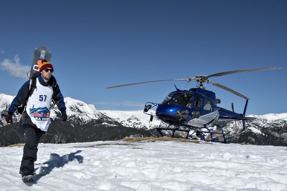 111 schiori si snowboarderi au cucerit muntele Oslea! Imagini spectaculoase_6