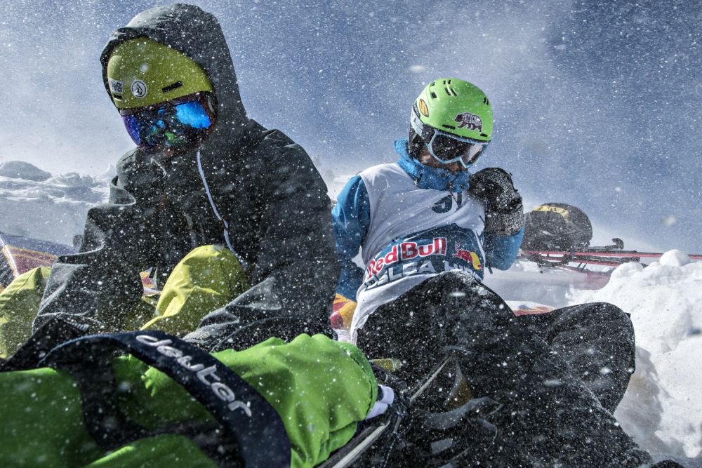 111 schiori si snowboarderi au cucerit muntele Oslea! Imagini spectaculoase_7
