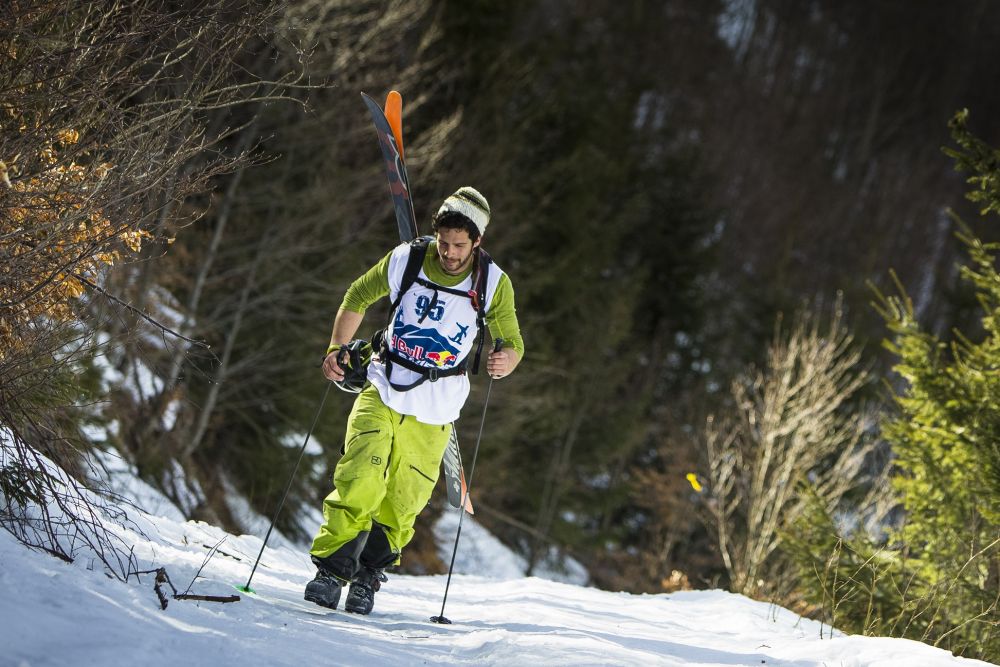 111 schiori si snowboarderi au cucerit muntele Oslea! Imagini spectaculoase_8