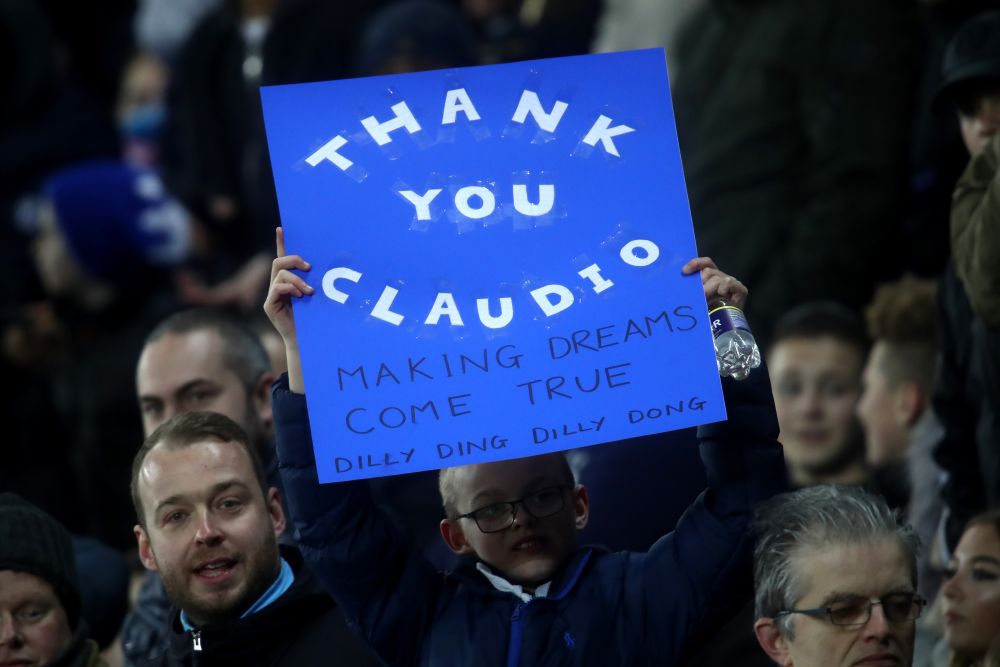 Imagini fabuloase in Premier League! TRIBUTUL GENIAL al fanilor lui Leicester pentru "REGELE" Ranieri. FOTO_3