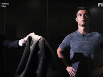 
	&quot;NU-L ATING, NU-L ATING!&quot; Reactia lui Ronaldo cand FIFA i-a prezentat trofeul! Ce superstitie neasteptata are 
