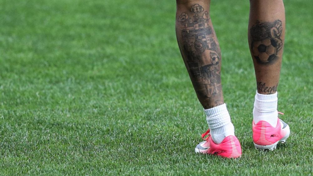 In curand nu va mai avea loc pe piele! Neymar a surprins la ultima aparitie: si-a facut inca doua tatuaje. FOTO_2