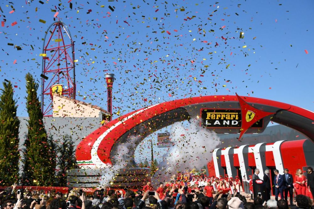 FOTO Ferrari si-a inaugurat astazi bijuteria de 100 de milioane de euro: primul parc tematic din Europa_3