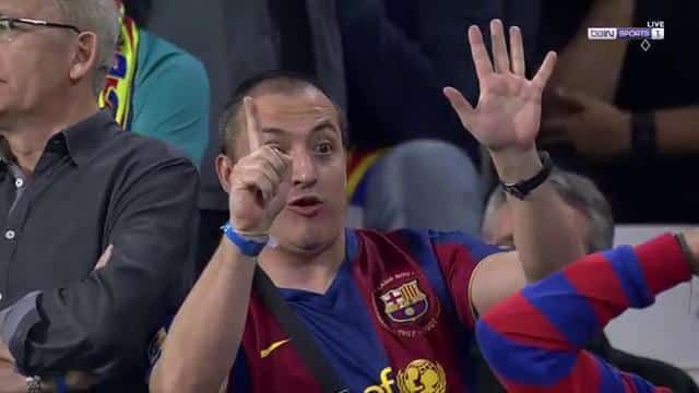 FOTO Un fan al Barcei a cucerit internetul dupa infrangerea cu 3-0 in fata lui Juventus! Cum a fost surprins_1