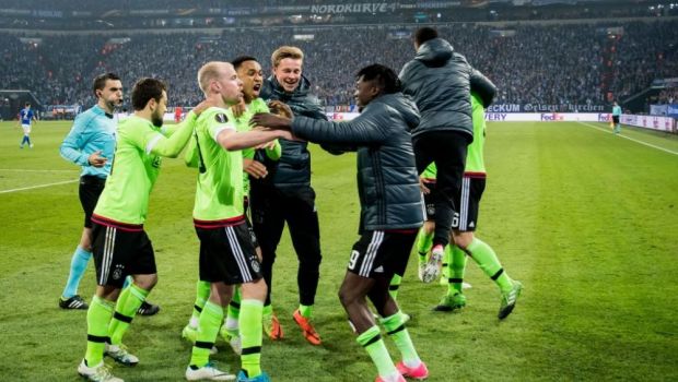 
	MINUNEA AJAX a dat lovitura cu Schalke! Ajax s-a calificat in 10 oameni dupa 2 goluri in prelungiri! VIDEO
