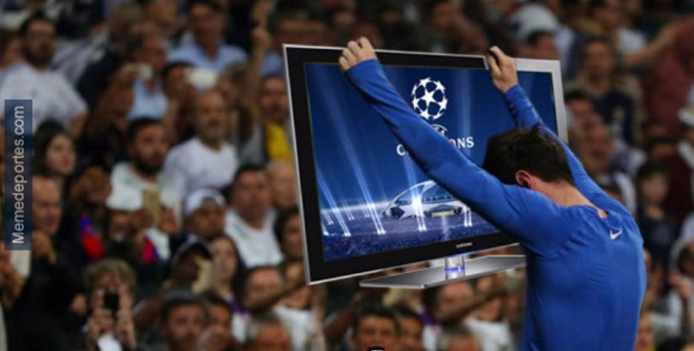 Cele mai tari imagini dupa victoria de aseara a lui Real. Ce facea Messi in timp ce Ronaldo dadea 3 goluri :))_7