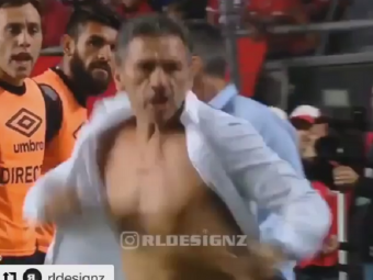 
	Cand o sa-i vedem pe Reghe si Sumudica asa? :) Reactia de Rambo a unui antrenor din Argentina dupa ce a fost eliminat de arbitru VIDEO
