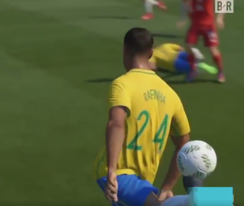 Poarta care explodeaza, fantoma de la vestiar si atacantul gigant! VIDEO FUNNY: Cele mai tari erori de la FIFA 17 :)_3