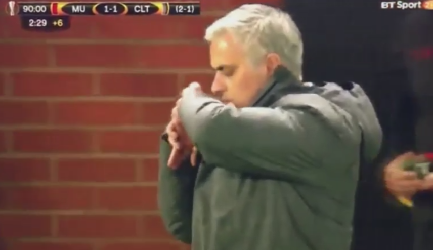 Obsesiile lui Mourinho: aceeasi geaca la toate meciurile! De ce isi pupa incheietura mainii in momentele dramatice VIDEO_2