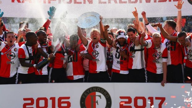 
	A dat un hattrick, a castigat primul titlu cu Feyenoord dupa 18 ani si acum si-a anuntat retragerea! Anuntul lui Dirk Kuyt
