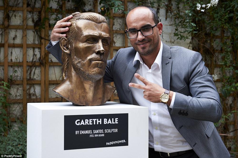Sculptorul care i-a facut bust lui Ronaldo si a starnit un val de glume pe net a recidivat: i-a facut statuie si lui Bale :) FOTO_1