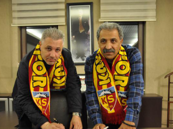 
	&quot;Kayseri a detonat primele bombe&quot;. Turcii lui Sumudica au anuntat deja doua transferuri si mai pregatesc alte doua mutari de la Galatasaray
