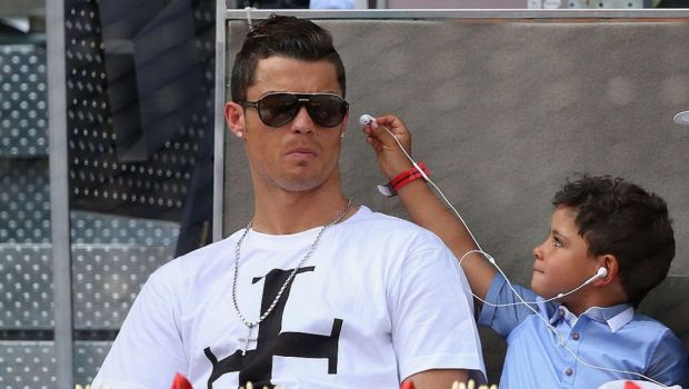 
	AMETITOR: Clauza de reziliere din contractul lui Cristiano Ronaldo este de 1 MILIARD DE EURO! &quot;Plec, nu exista cale de intoarcere!&quot;
