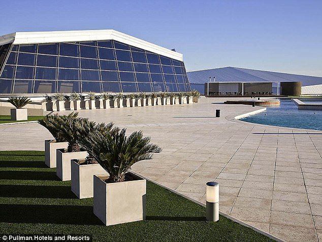 FOTO: Asa arata hotelul de 5 stele unde Messi face nunta! Are casino si piste de bowling iar camerele au un pret urias_4
