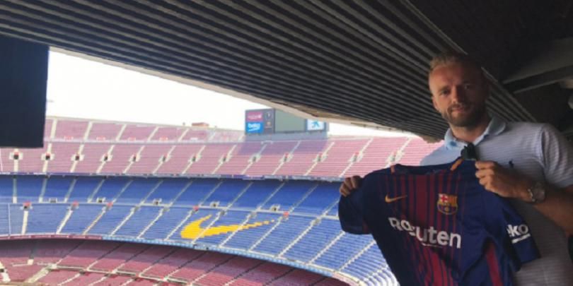 Farsa care a facut inconjurul lumii! S-a pozat cu tricoul Barcei, desi nu a fost transferat pe Camp Nou